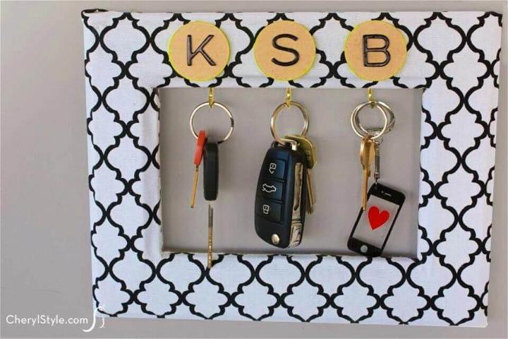 Simple DIY Old Picture Frame Key Holder