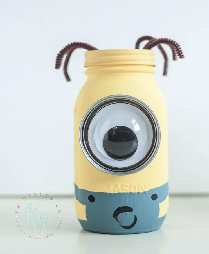 Easy DIY Minion Mason Jar Coin Banks