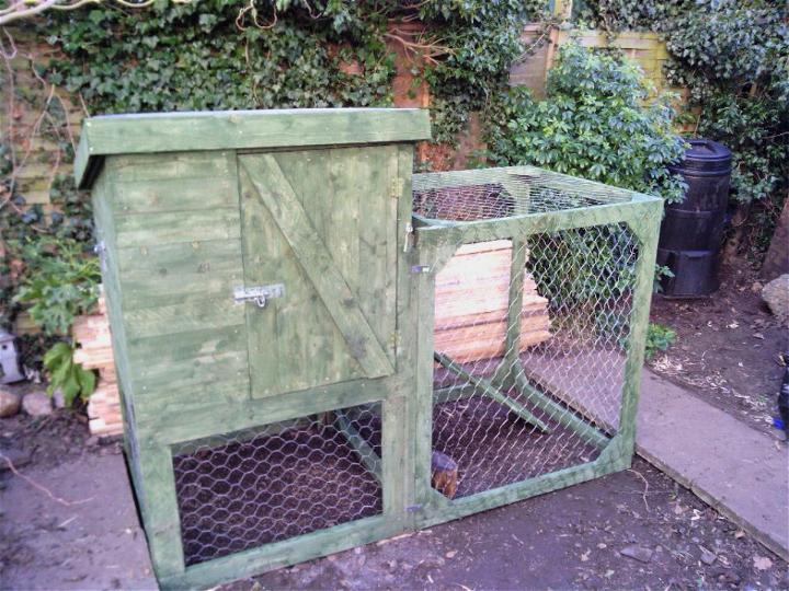 Chicken Coop from a Pile Of Pallets
