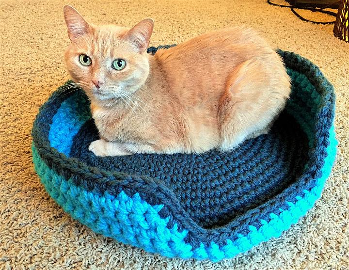 Easy Crochet Comfy Cat Bed Pattern 