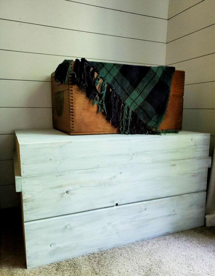 Make Your Own Blanket Trunk