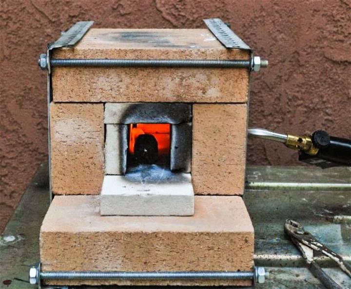 DIY Fire Brick Blowtorch Forge
