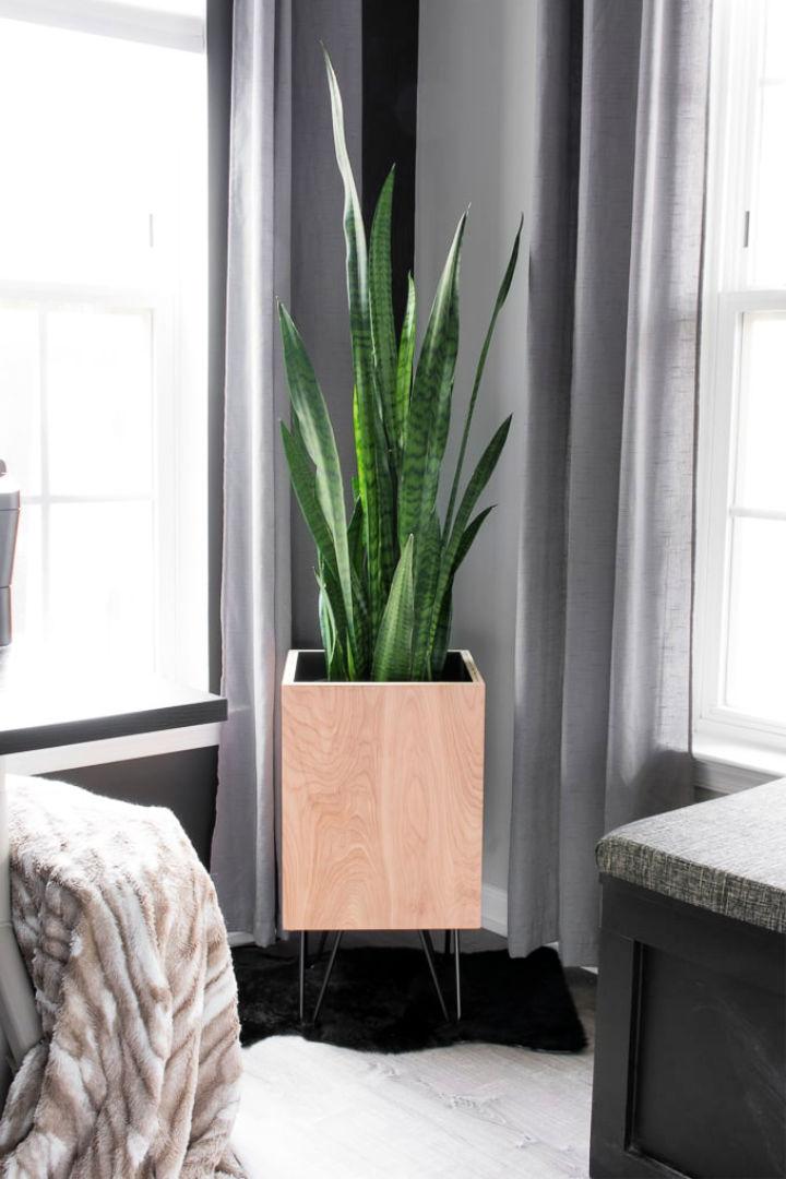 DIY Plywood Planter With Hairpin Legs