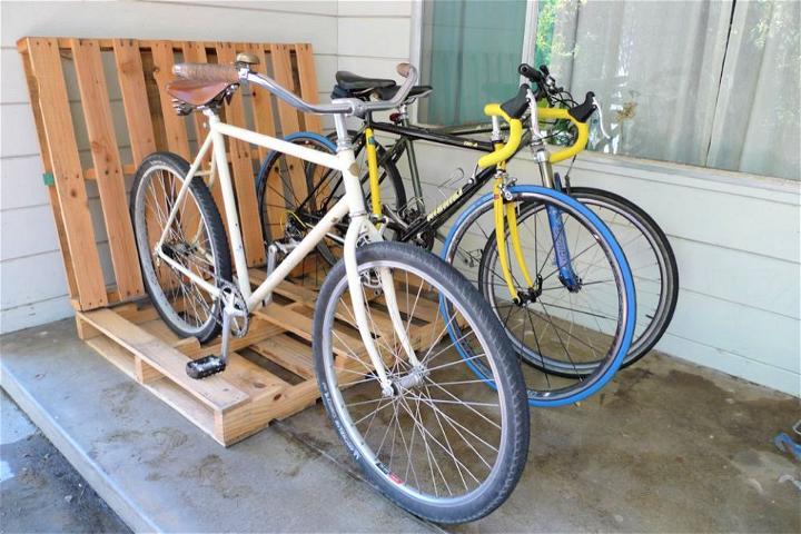 DIY Wooden Pallet Bike Rack