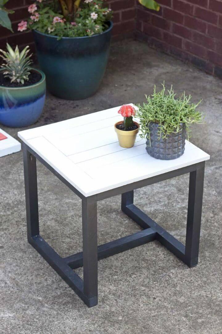 Easy DIY Outdoor Side Table