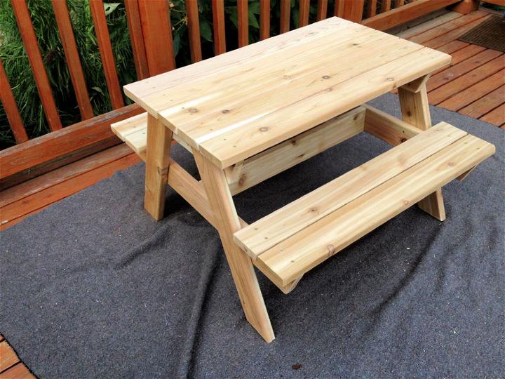 Easy to build Picnic Table Sized for Kids