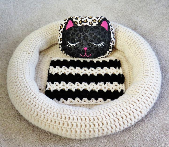 Crochet Fluffy Dreams Cat Bed Pattern 