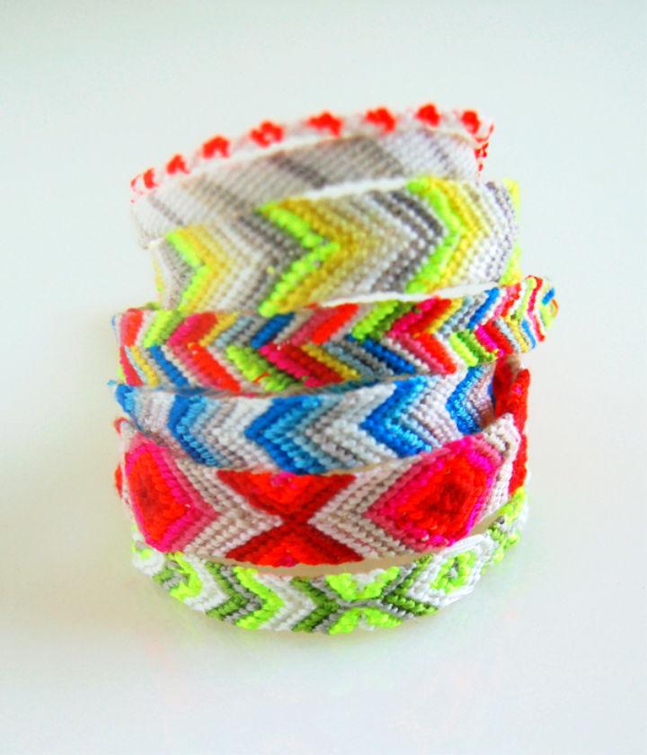 How to Weave a Knotted Friendship Bracelet with 3 Strings- Pandahall.com | Friendship  bracelets easy, Friendship bracelets tutorial, Diy bracelets patterns