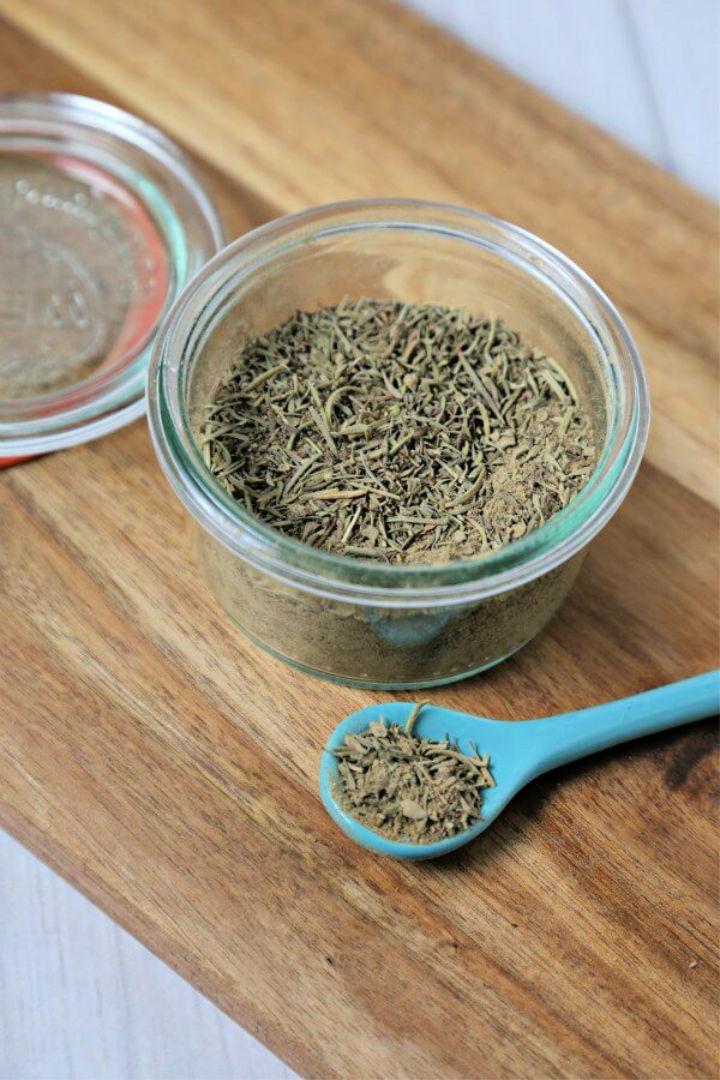 Homemade Poultry Seasoning from Scratch