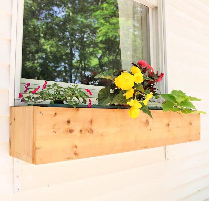 How to Build Cedar Window Boxes