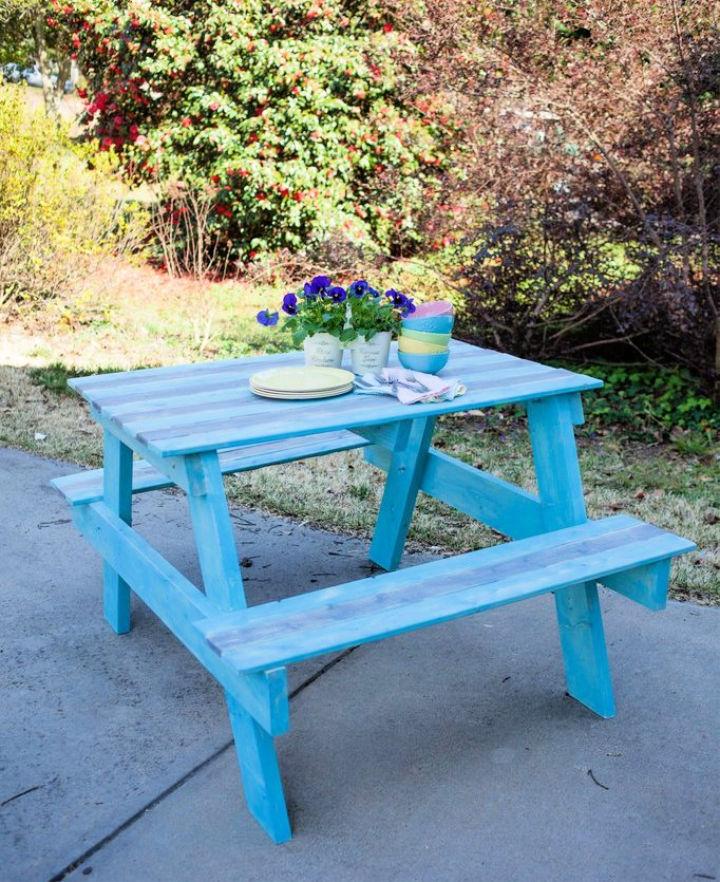 How to Build a Pallet Picnic Table
