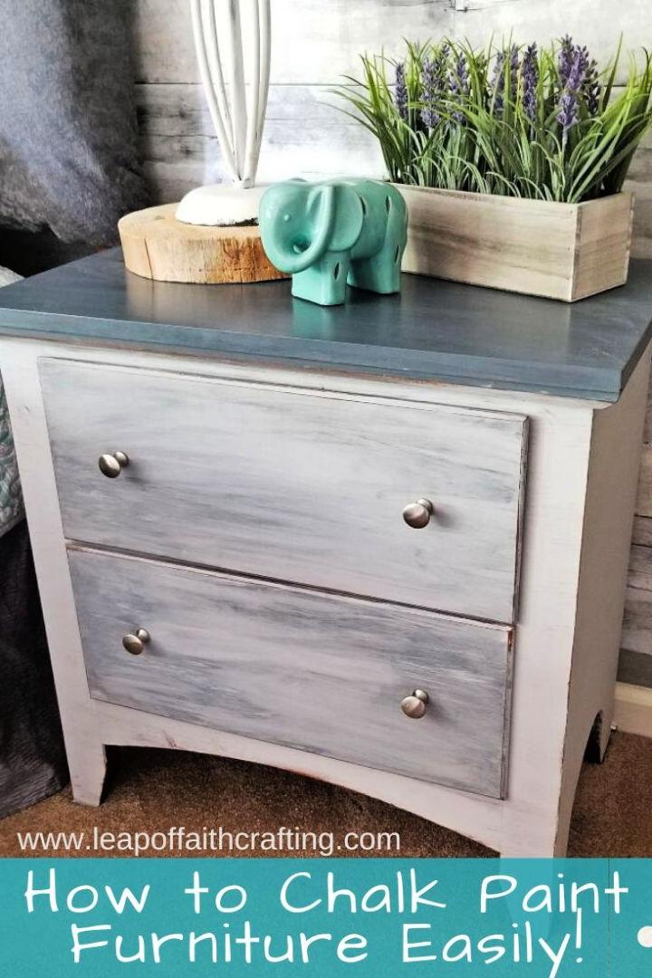How to Paint Dresser With Chalk 