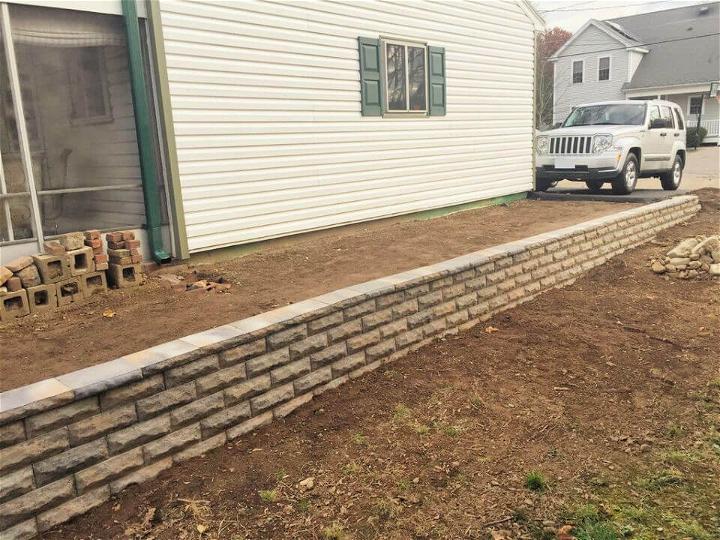 Inexpesnive DIY Block Retaining Wall