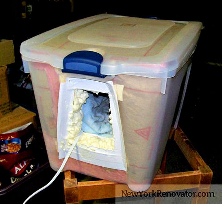 DIY Insulated Outdoor Cat Shelter