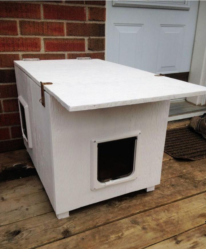 Outdoor Cat House for Feral Cats