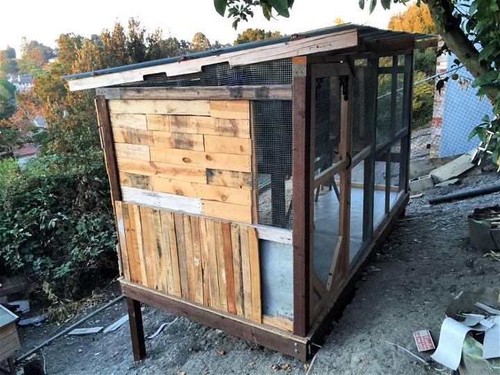 Pallet Recycled Wood Chicken Coop