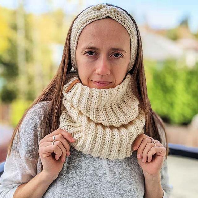 Simple Crochet Ribbed Neck Warmer Pattern