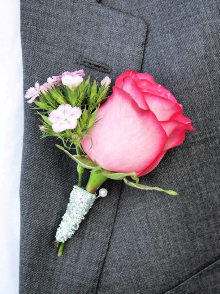 Easy DIY Wedding Bouquet and Boutonniere