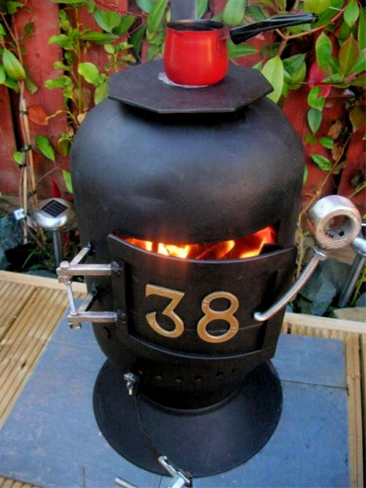 Wood Stove Made from Scrap