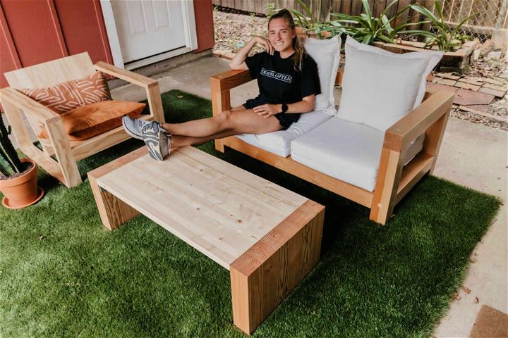 Best DIY Outdoor Coffee Table