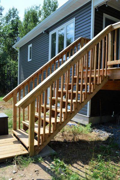 20 Ways To Build Free Standing Wooden Steps • Its Overflowing