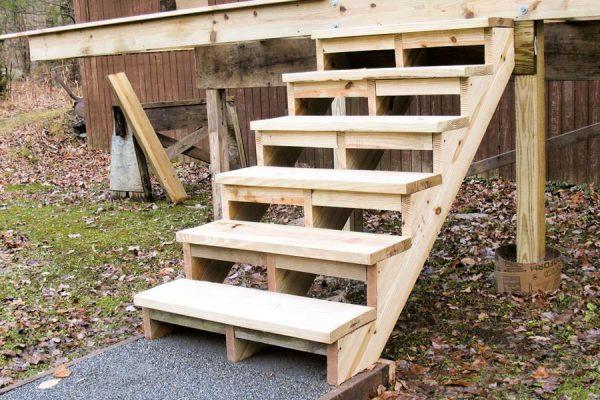 How to Build Free Standing Wooden Steps (20 Ideas)