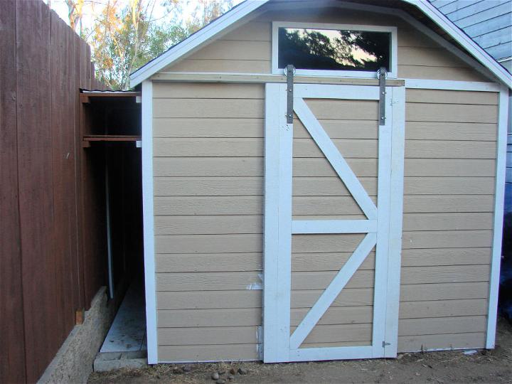 Homemade Pallet Shed Siding
