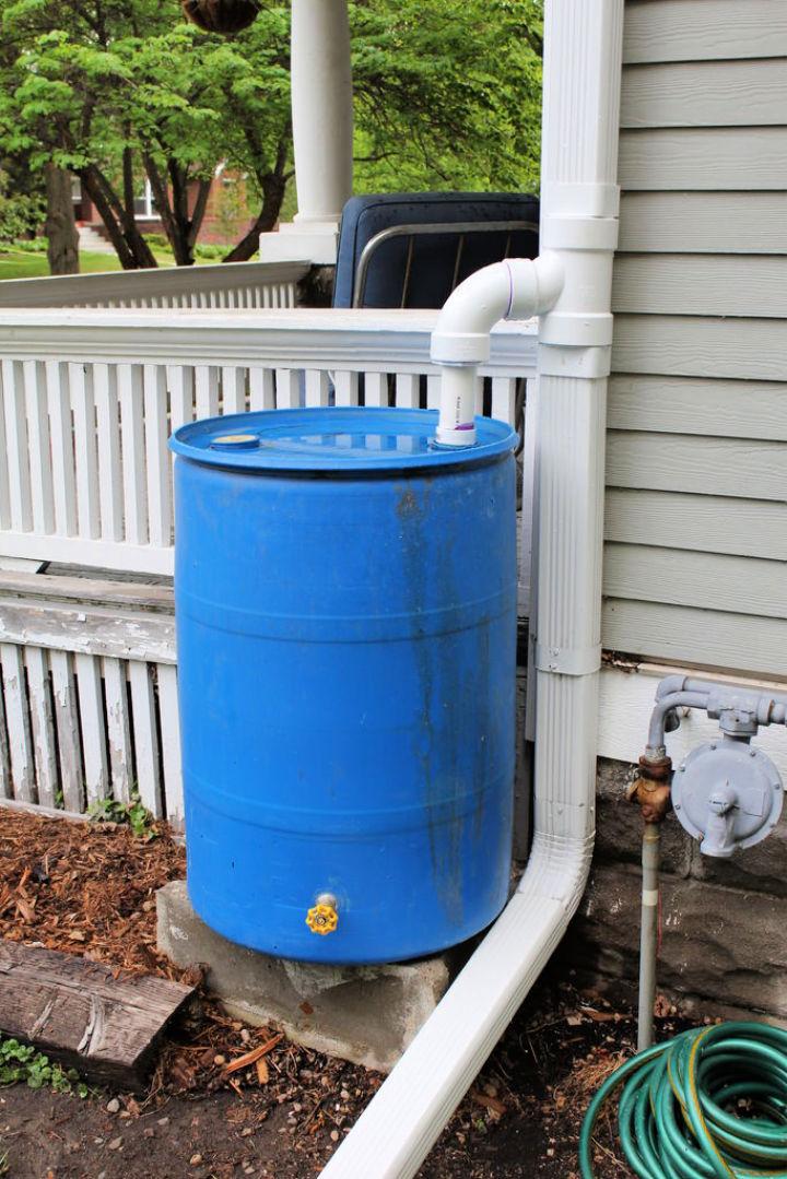 DIY Rain Barrel with a Diverter