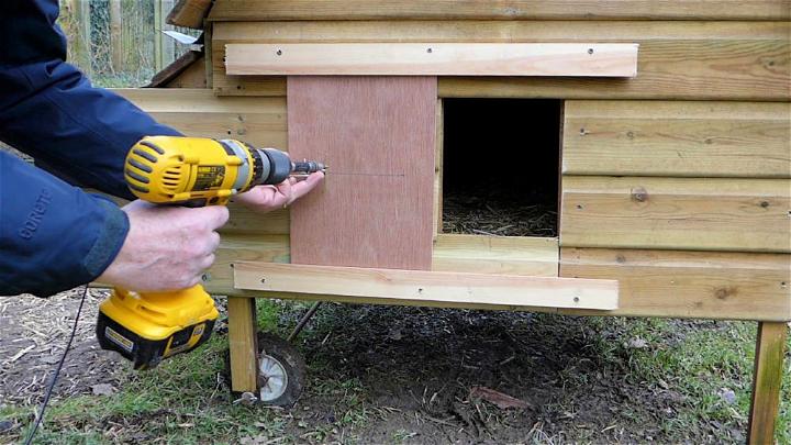 How to Build an Automatic Chicken Door