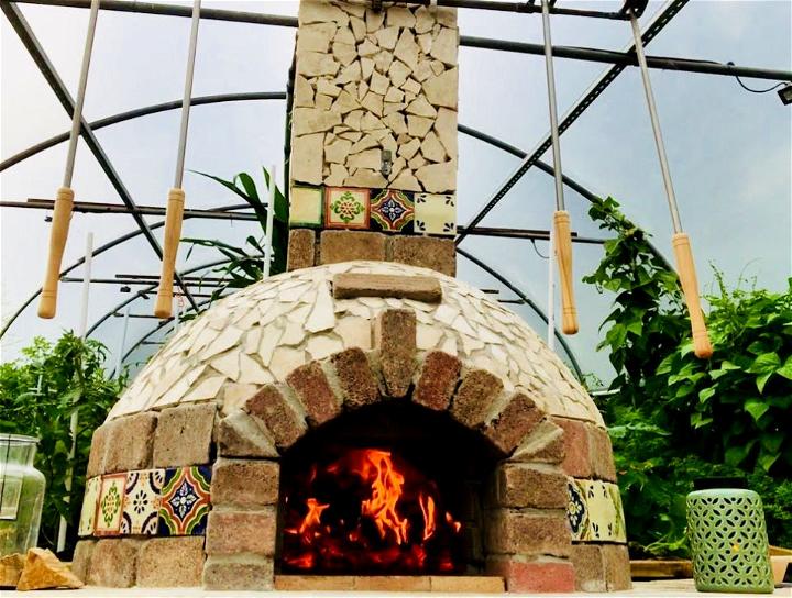Build a Pizza Oven in the Polytunnel