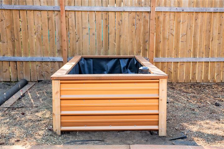 Build a Self Watering Raised Bed