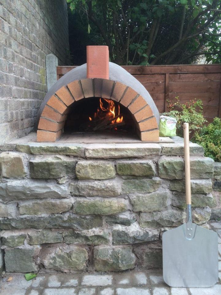Easy to Make a Brick Pizza Oven