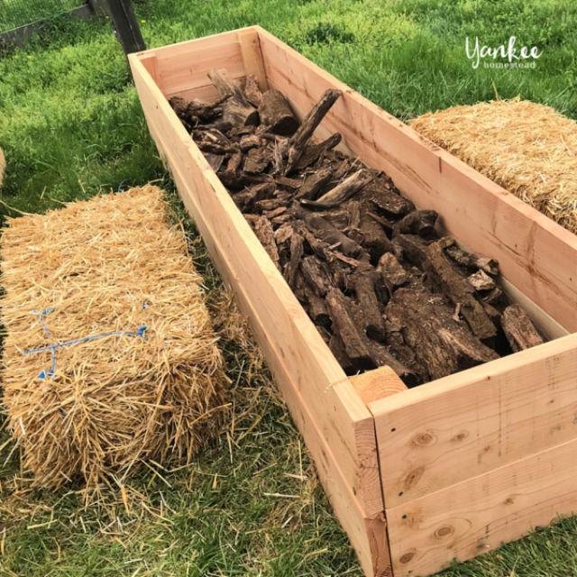 DIY Outdoor Raised Garden Bed