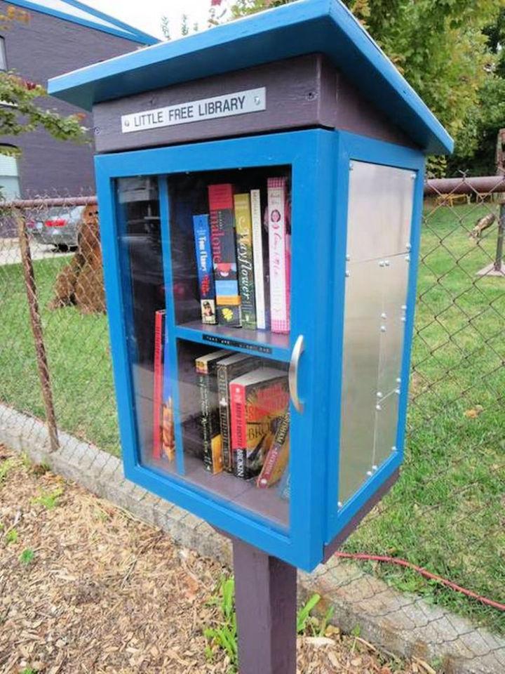 DIY Little Free Library for Neighbours