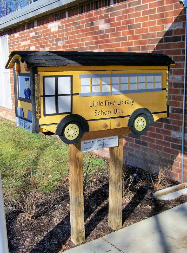 Building a Little School Bus Free Library