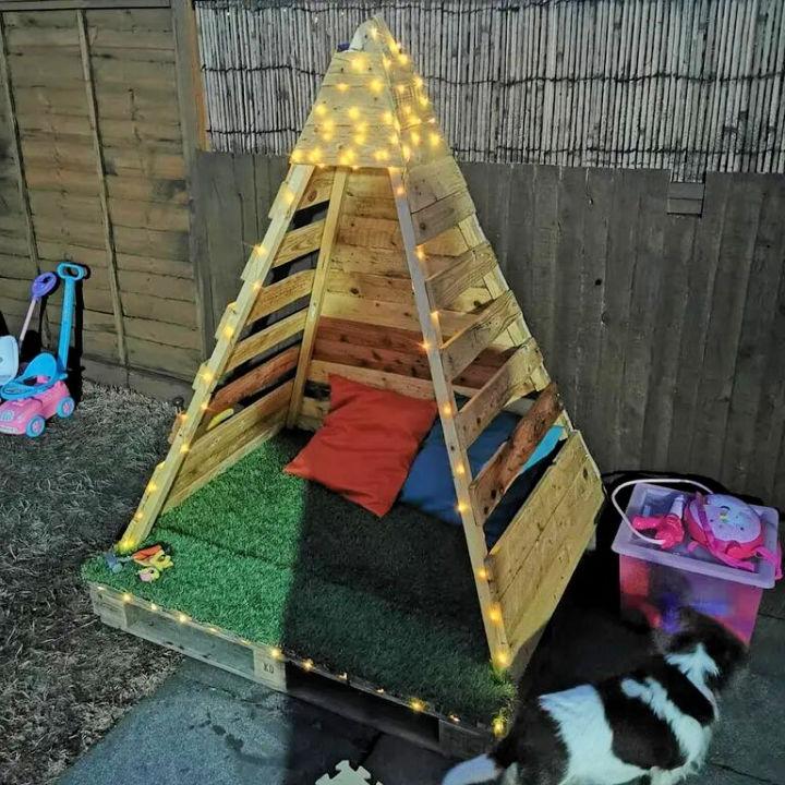 Make a Teepee Out of Old Pallets