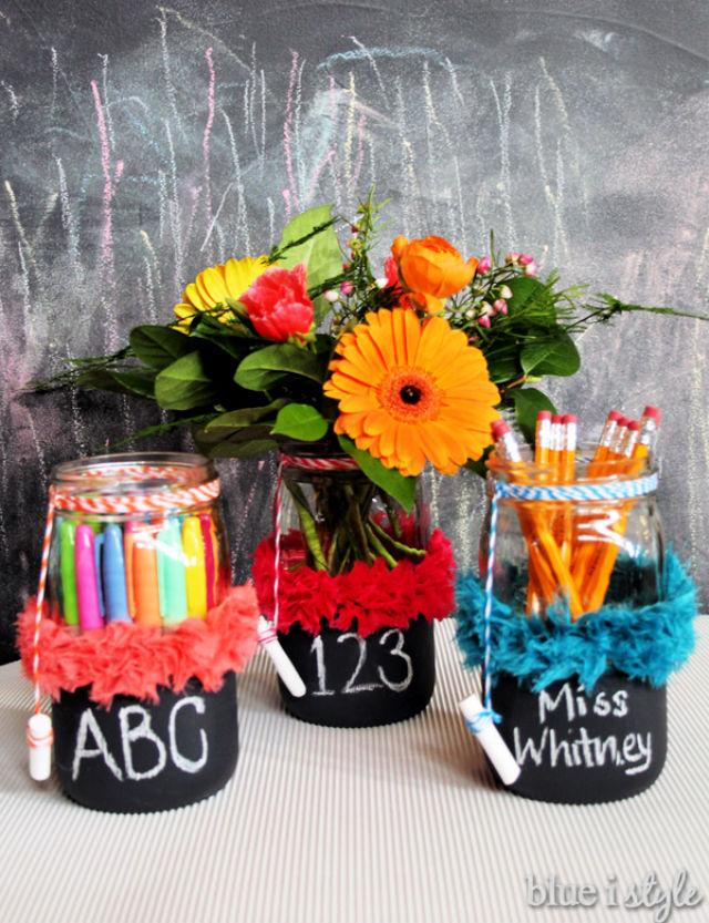 DIY Chalkboard Mason Jar Vases