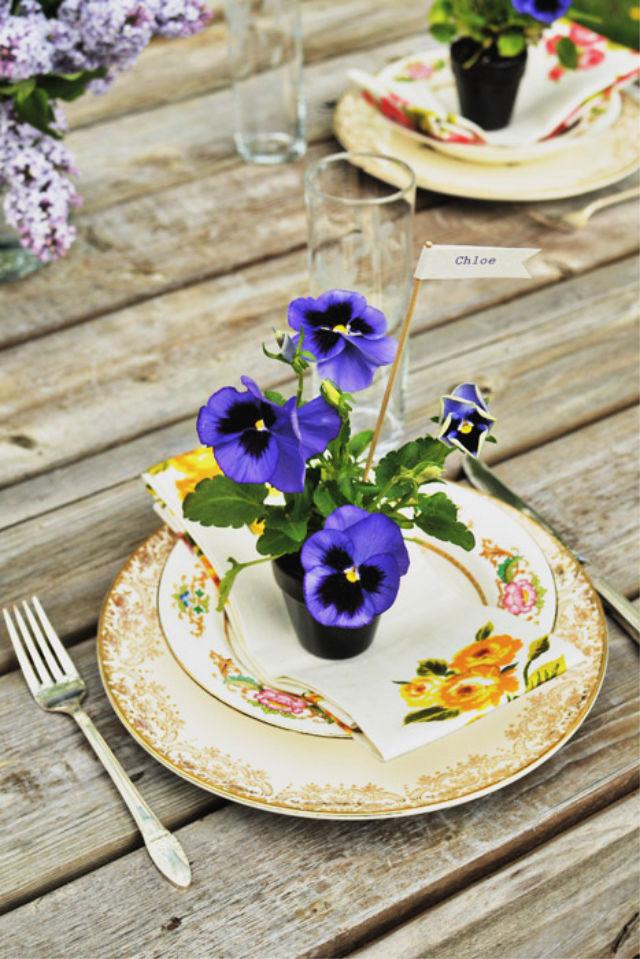 Cheap DIY Pansy Wedding Favors