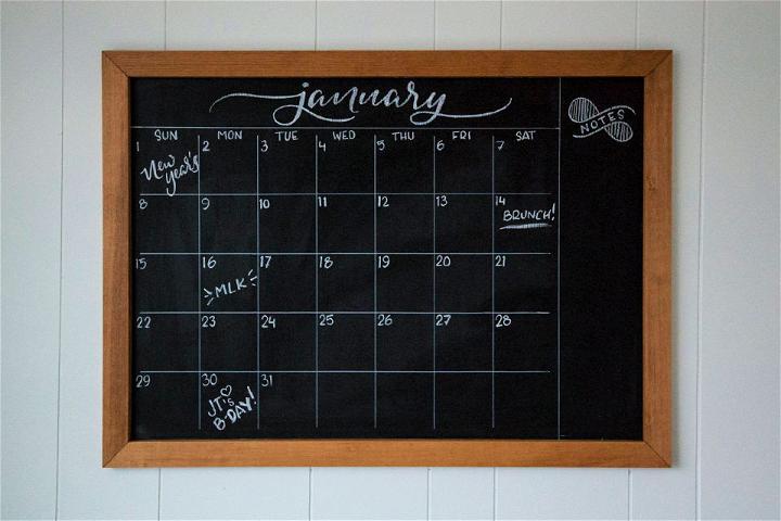 DIY Chalkboard Calendar