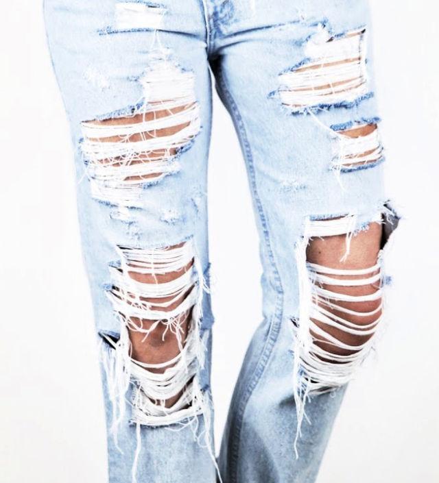 How to Distress Jeans (15 DIY Distressed Jeans To Try)