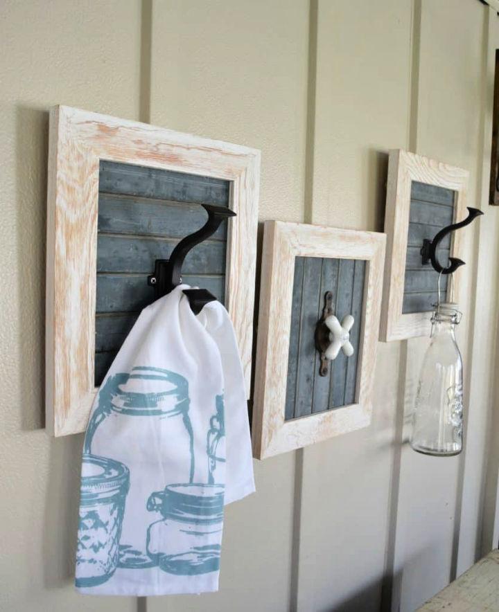 Easy DIY Farmhouse Bathroom Hooks