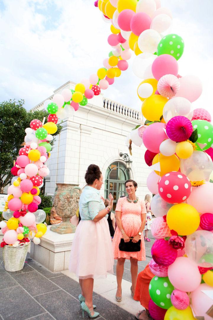 How to Make a Balloon Arch With PVC Pipe