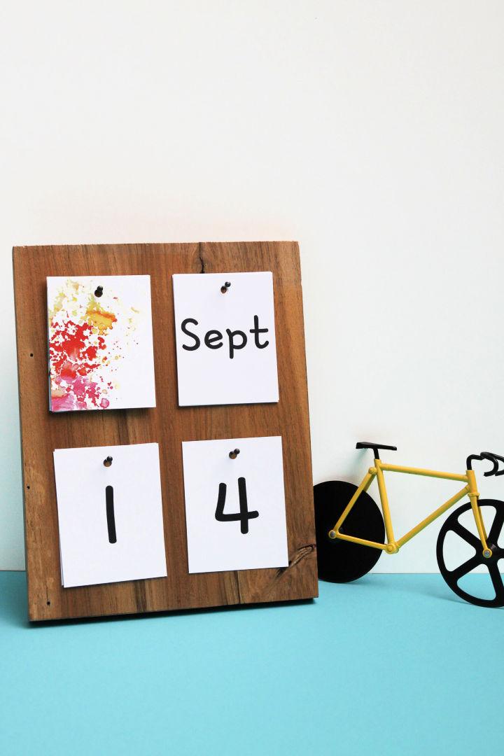 How to Make a Desk Calendar