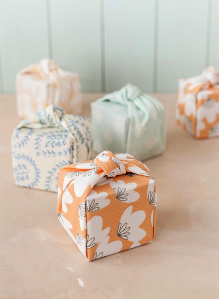 Knotted Fabric Wrapped Favor Boxes