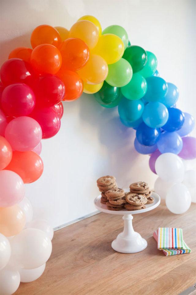 DIY Mini Rainbow Balloon Arch