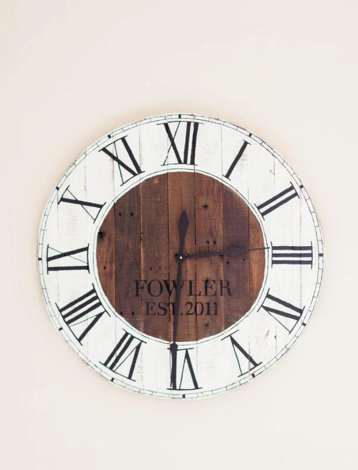 Build a Pallet Wood Farmhouse Clock