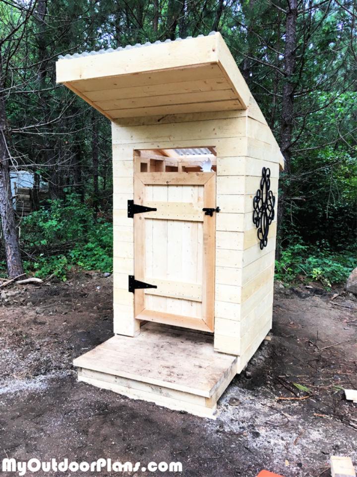  Free Wooden Outhouse Plan