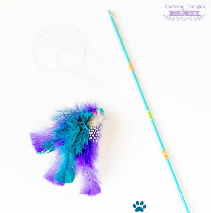 Cutest DIY Little Feather Cat Toy