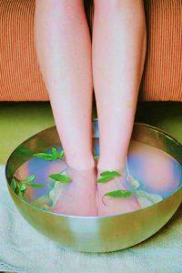 10 Quick and Easy DIY Foot Peel Recipes That Actually Work