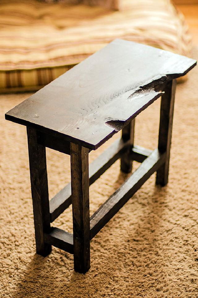 Rustic End Table Plans for Less Than $10